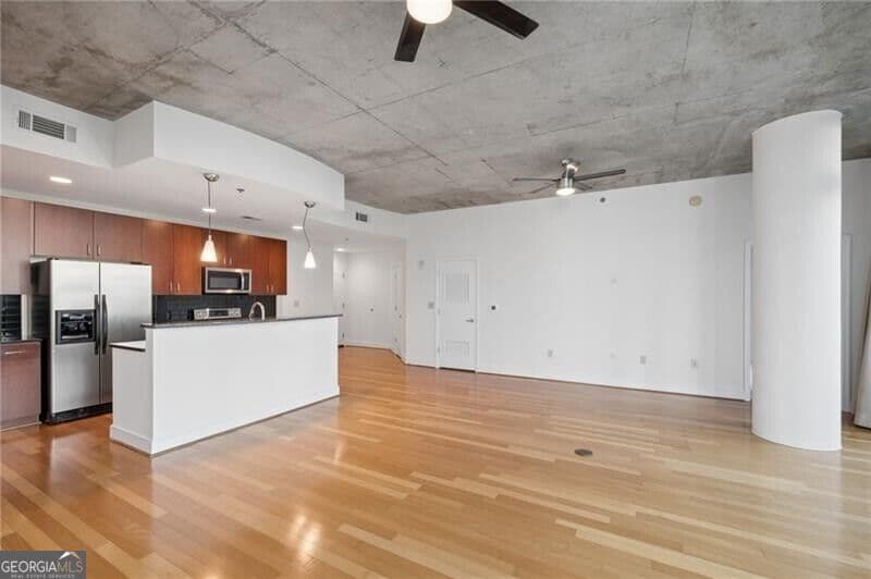 2 bedroom, 2 bathroom, 1,260 sq ft condominium for sale at 950 W Peachtree Street 903, Atlanta, GA 30309 — photo 7