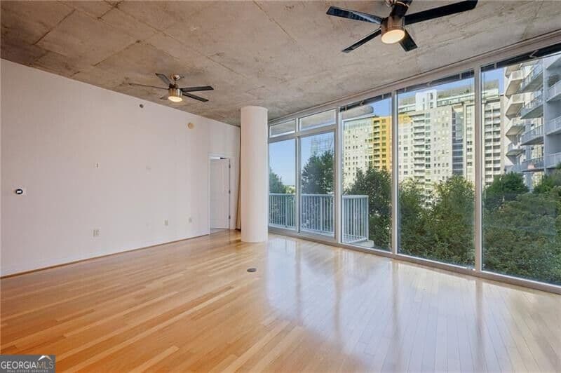 2 bedroom, 2 bathroom, 1,260 sq ft condominium for sale at 950 W Peachtree Street 903, Atlanta, GA 30309 — photo 5