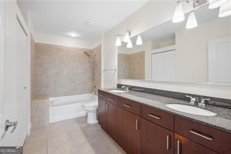 2 bedroom, 2 bathroom, 1,260 sq ft condominium for sale at 950 W Peachtree Street 903, Atlanta, GA 30309 — photo 10