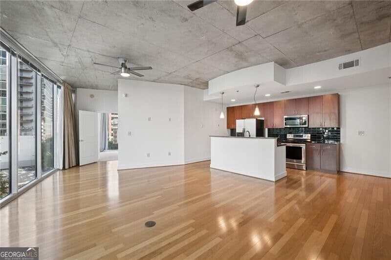 2 bedroom, 2 bathroom, 1,260 sq ft condominium for sale at 950 W Peachtree Street 903, Atlanta, GA 30309 — photo 8