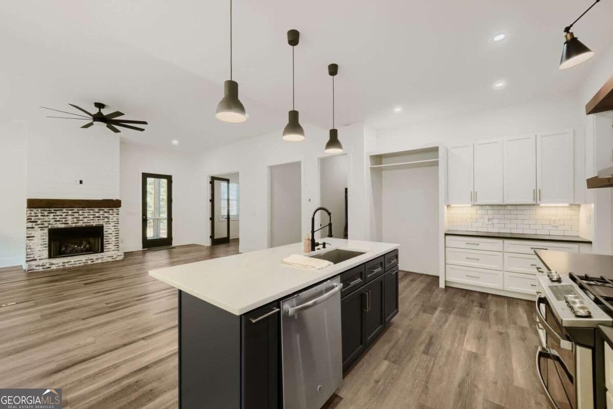 5 bedroom, 3.5 bathroom, 2,887 sq ft single family residence for sale at 84 Timber Walk, Dawsonville, GA 30534 — photo 5