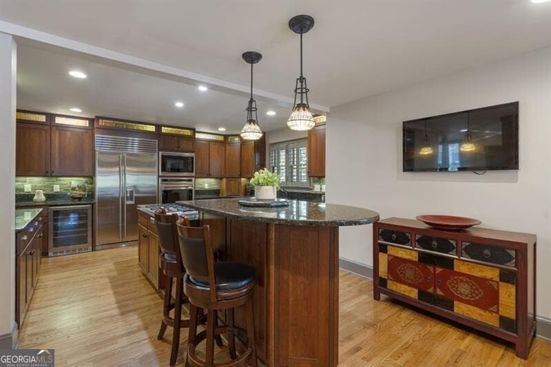 4 bedroom, 5 bathroom, 5,500 sq ft single family residence for sale at 6402 Lakeview Drive, Buford, GA 30518 — photo 9