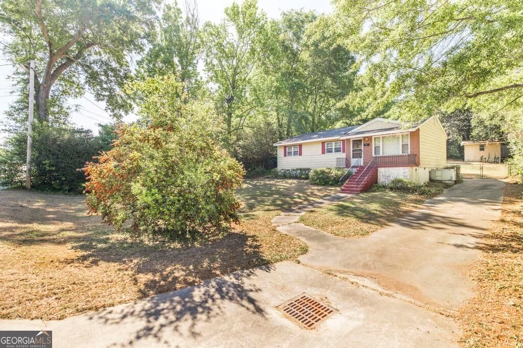 3 bedroom, 1 bathroom, 1,050 sq ft single family residence for sale at 1464 Canterbury Road, Macon, GA 31206 — photo 1 of 28
