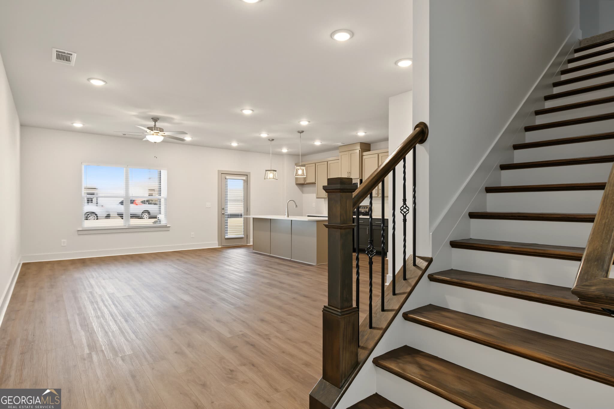 4 bedroom, 2.5 bathroom, 1,909 sq ft townhouse for sale at 4349 Fern River Bend 31, Norcross, GA 30093 — photo 4