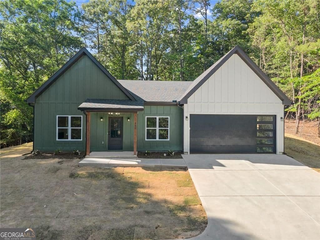 4 bedroom, 3 bathroom, 1,926 sq ft single family residence sold at 384 Oakland Drive, Gainesville, GA 30501