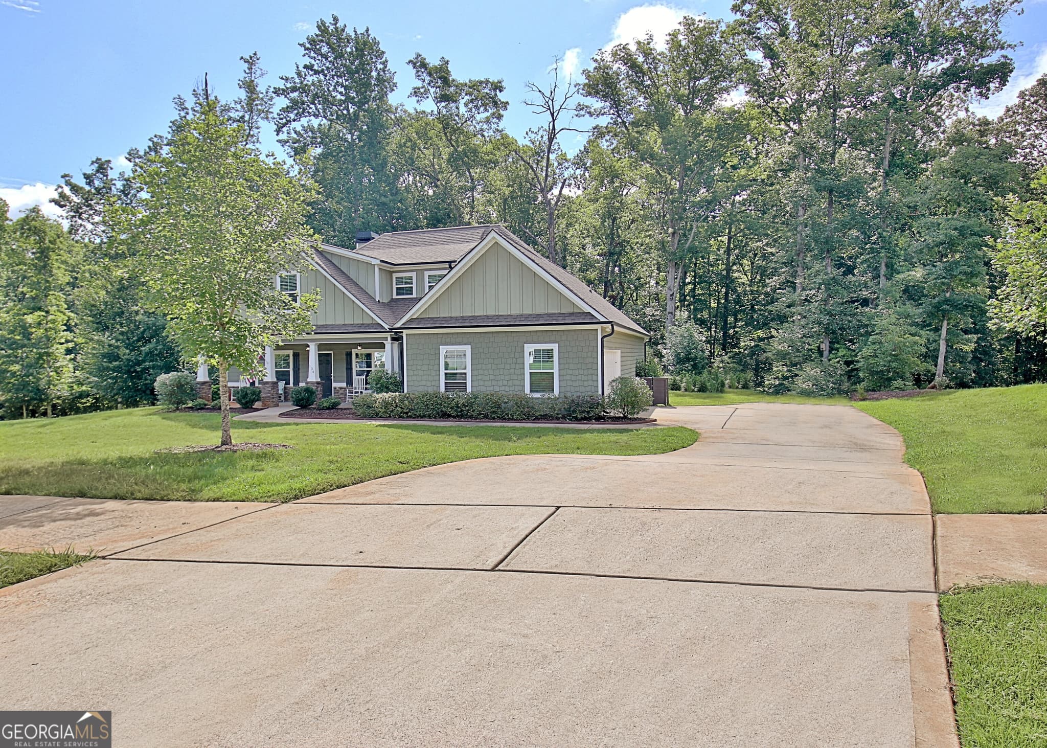4 bedroom, 3 bathroom, 2,431 sq ft single family residence for sale at 134 Old Bailey Farms Drive, Senoia, GA 30276 — photo 2
