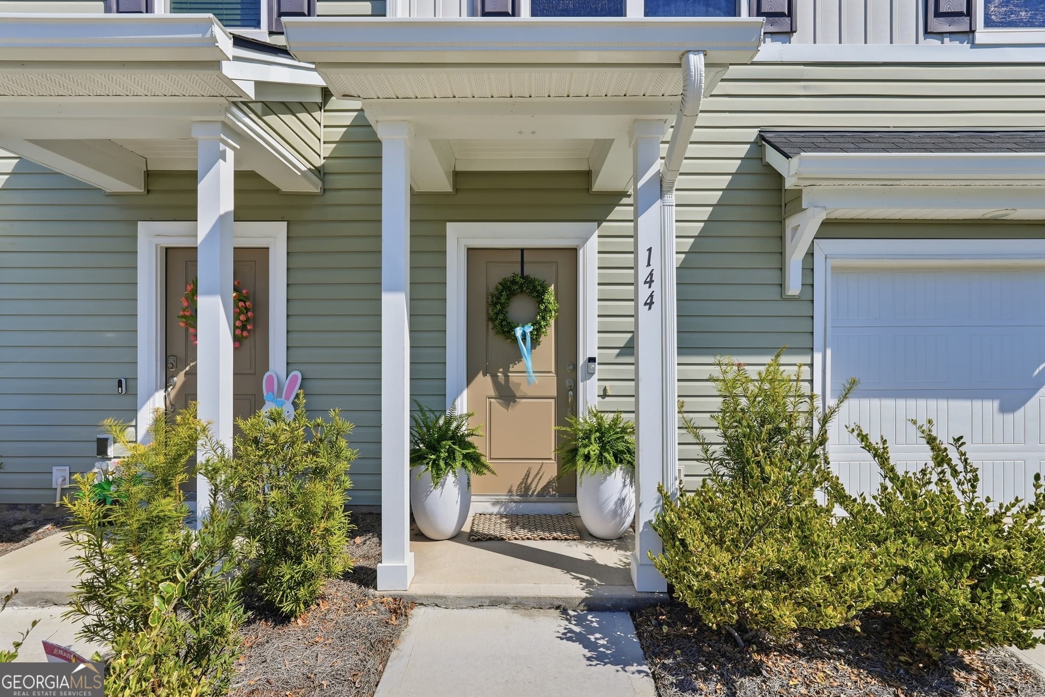 3 bedroom, 2.5 bathroom, 1,654 sq ft townhouse for sale at 144 Congo Court, Pooler, GA 31322 — photo 2