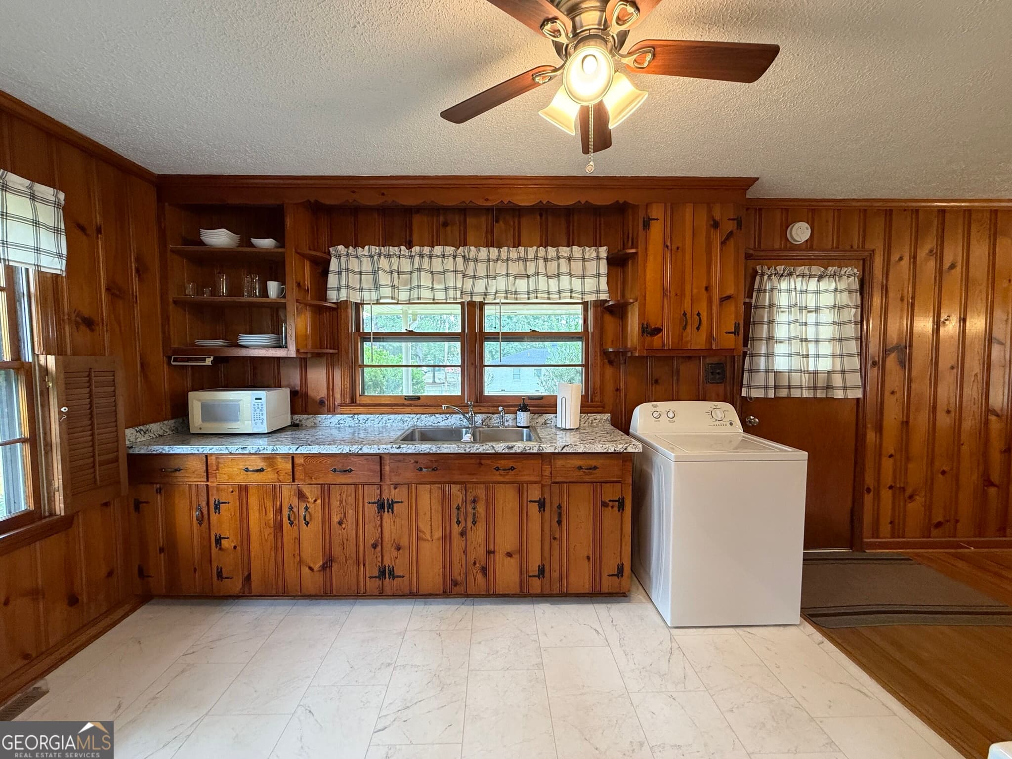 2 bedroom, 1 bathroom, 1,176 sq ft single family residence under contract at 838 Berkshire Drive, Washington, GA 30673 — photo 7