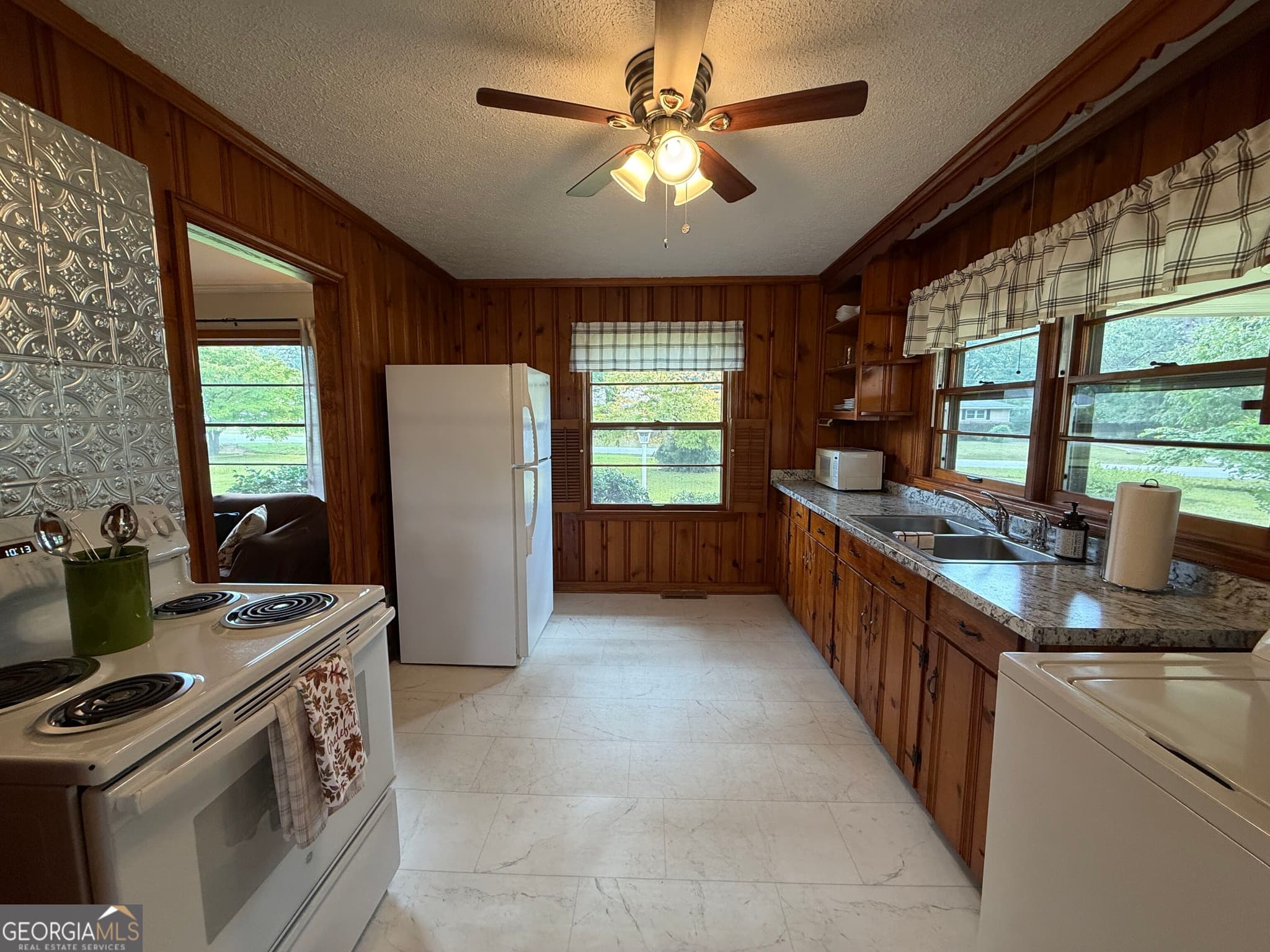 2 bedroom, 1 bathroom, 1,176 sq ft single family residence under contract at 838 Berkshire Drive, Washington, GA 30673 — photo 8