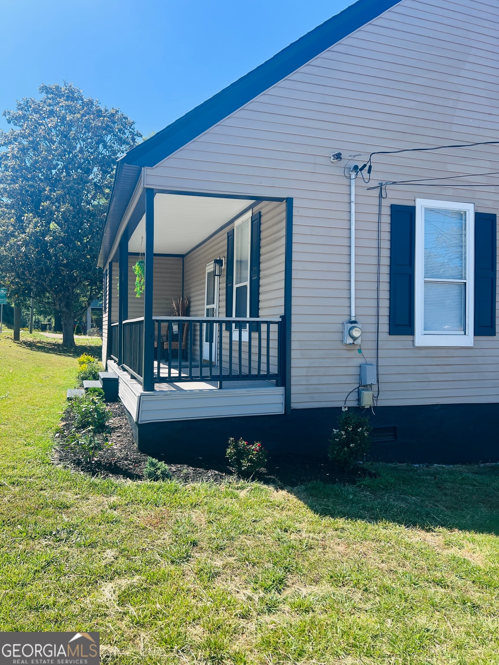 3 bedroom, 1.5 bathroom, 1,018 sq ft single family residence for sale at 104 Sprayberry Road, Newnan, GA 30263 — photo 5