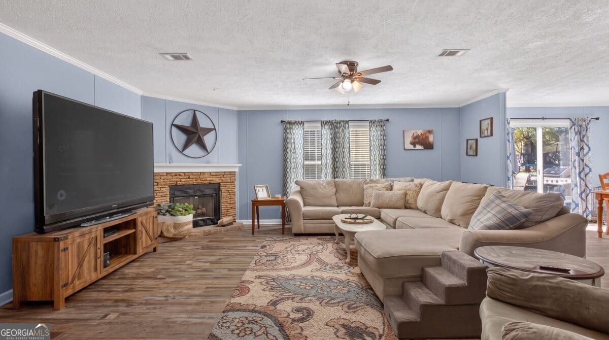 3 bedroom, 2 bathroom, 2,016 sq ft manufactured home,single family residence for sale at 403 Gravely Road, Calhoun, GA 30701 — photo 6