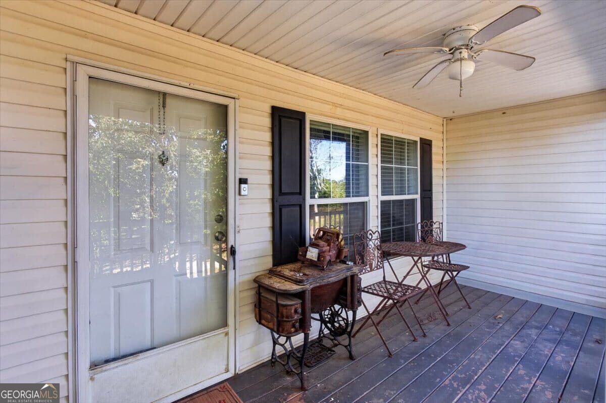 3 bedroom, 2 bathroom, 2,016 sq ft manufactured home,single family residence for sale at 403 Gravely Road, Calhoun, GA 30701 — photo 3