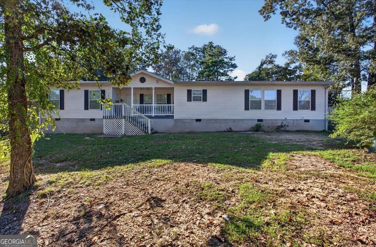 3 bedroom, 2 bathroom, 2,016 sq ft manufactured home,single family residence for sale at 403 Gravely Road, Calhoun, GA 30701 — photo 1 of 33