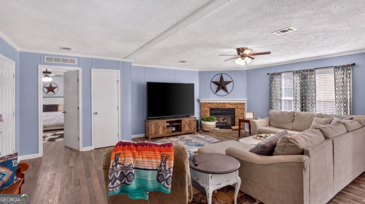 3 bedroom, 2 bathroom, 2,016 sq ft manufactured home,single family residence for sale at 403 Gravely Road, Calhoun, GA 30701 — photo 4