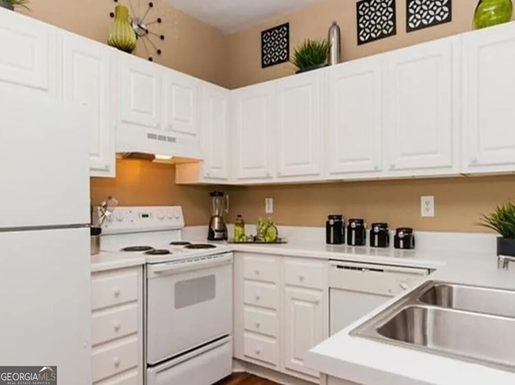 2 bedroom, 2.5 bathroom, 1,064 sq ft apartment for rent at 1600 Blairs Bridge Road 401, Lithia Springs, GA 30122 for $1,640 a month — photo 3