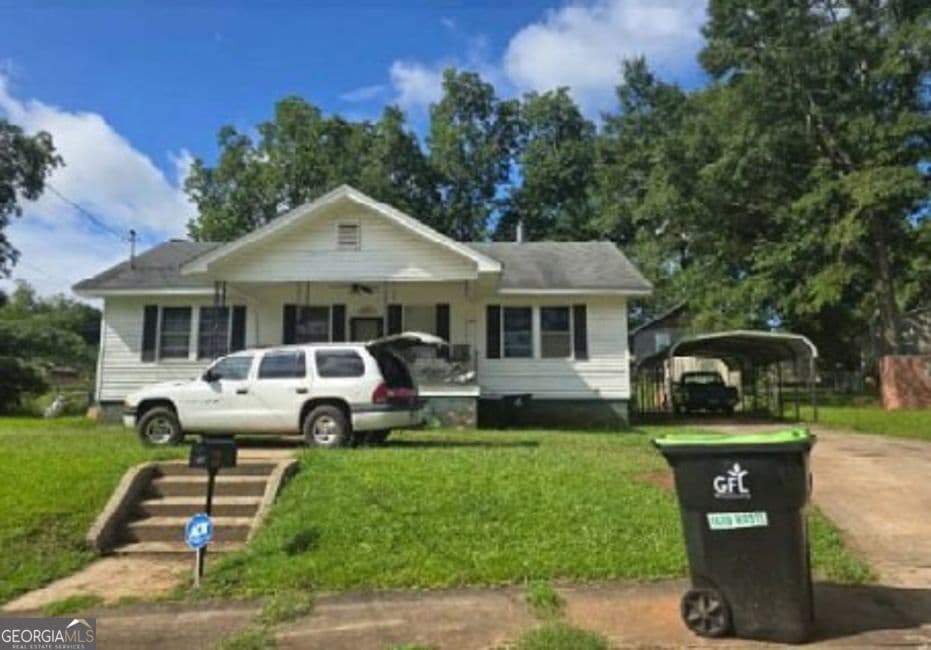 3 bedroom, 1 bathroom, 1,573 sq ft single family residence for sale at 123 E Avenue, Thomaston, GA 30286