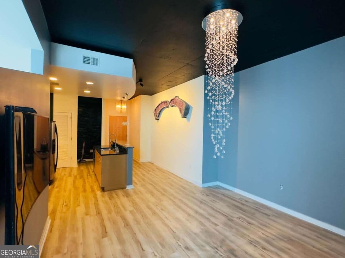 1 bedroom, 1 bathroom, 763 sq ft condominium for sale at 400 W Peachtree Street 2709, Atlanta, GA 30308 — photo 7