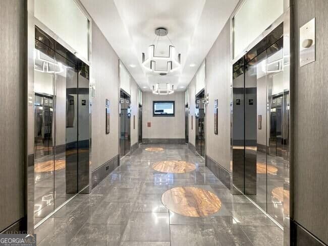 1 bedroom, 1 bathroom, 763 sq ft condominium for sale at 400 W Peachtree Street 2709, Atlanta, GA 30308 — photo 5