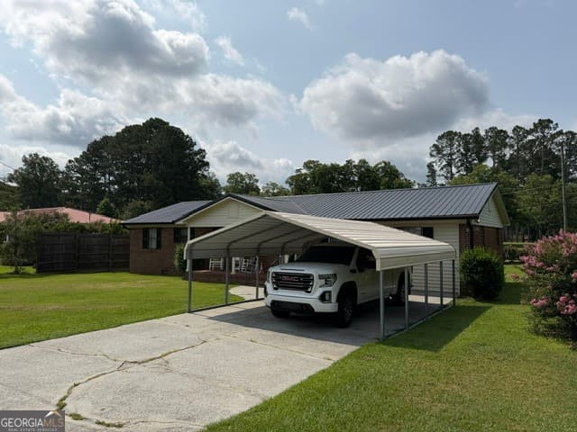 3 bedroom, 3 bathroom, 1,764 sq ft single family residence for sale at 287 S Whitehead Street, Warrenton, GA 30828 — photo 2
