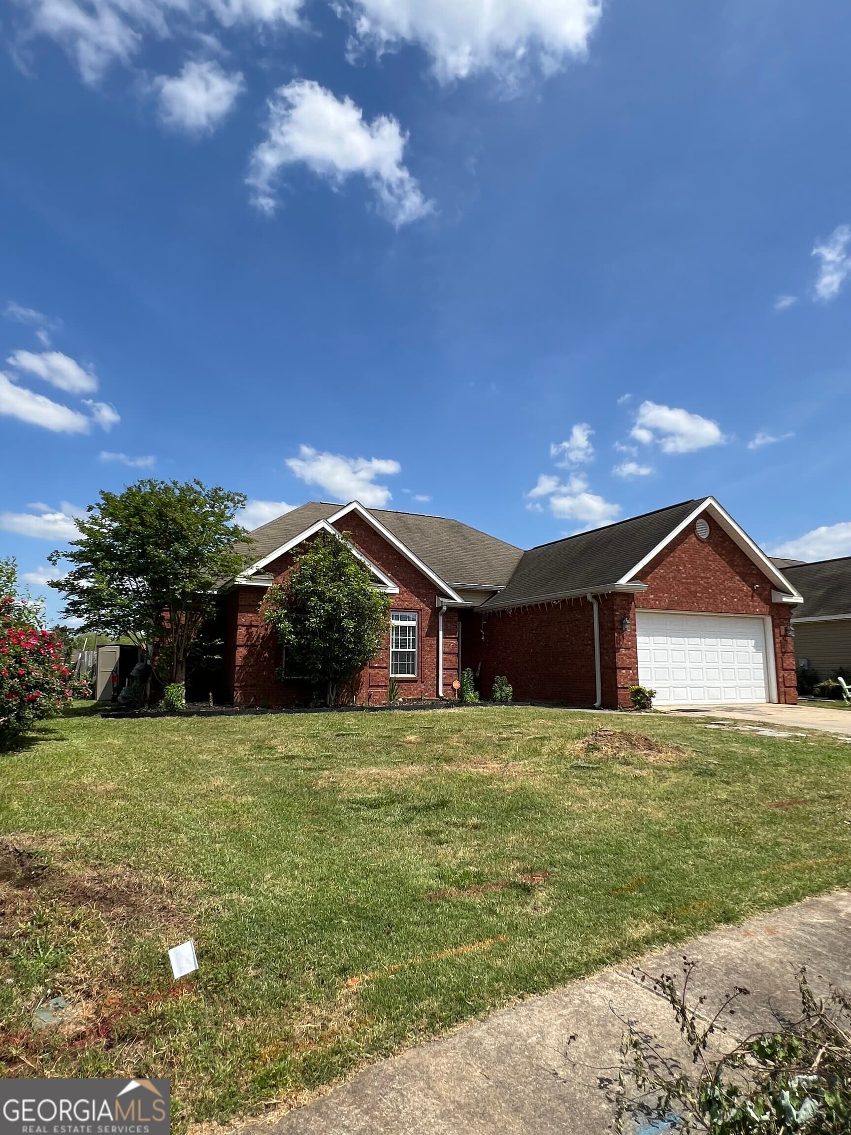 4 bedroom, 2 bathroom, 1,748 sq ft single family residence sold at 206 Faybrook Drive, Byron, GA 31008