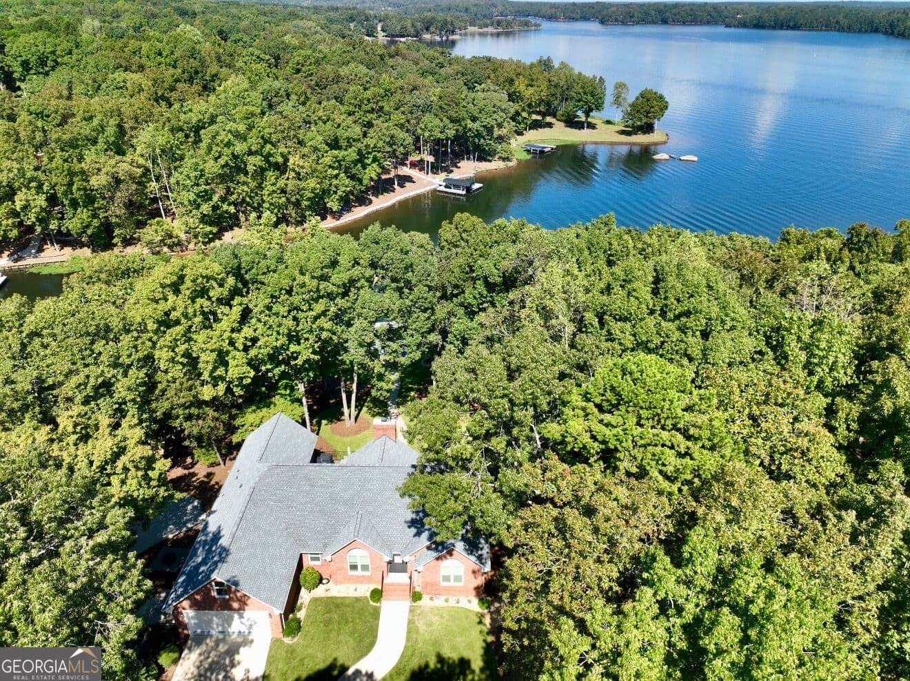4 bedroom, 3 bathroom, 4,500 sq ft single family residence under contract at 415 Long Shoals Drive, Eatonton, GA 31024 — photo 2