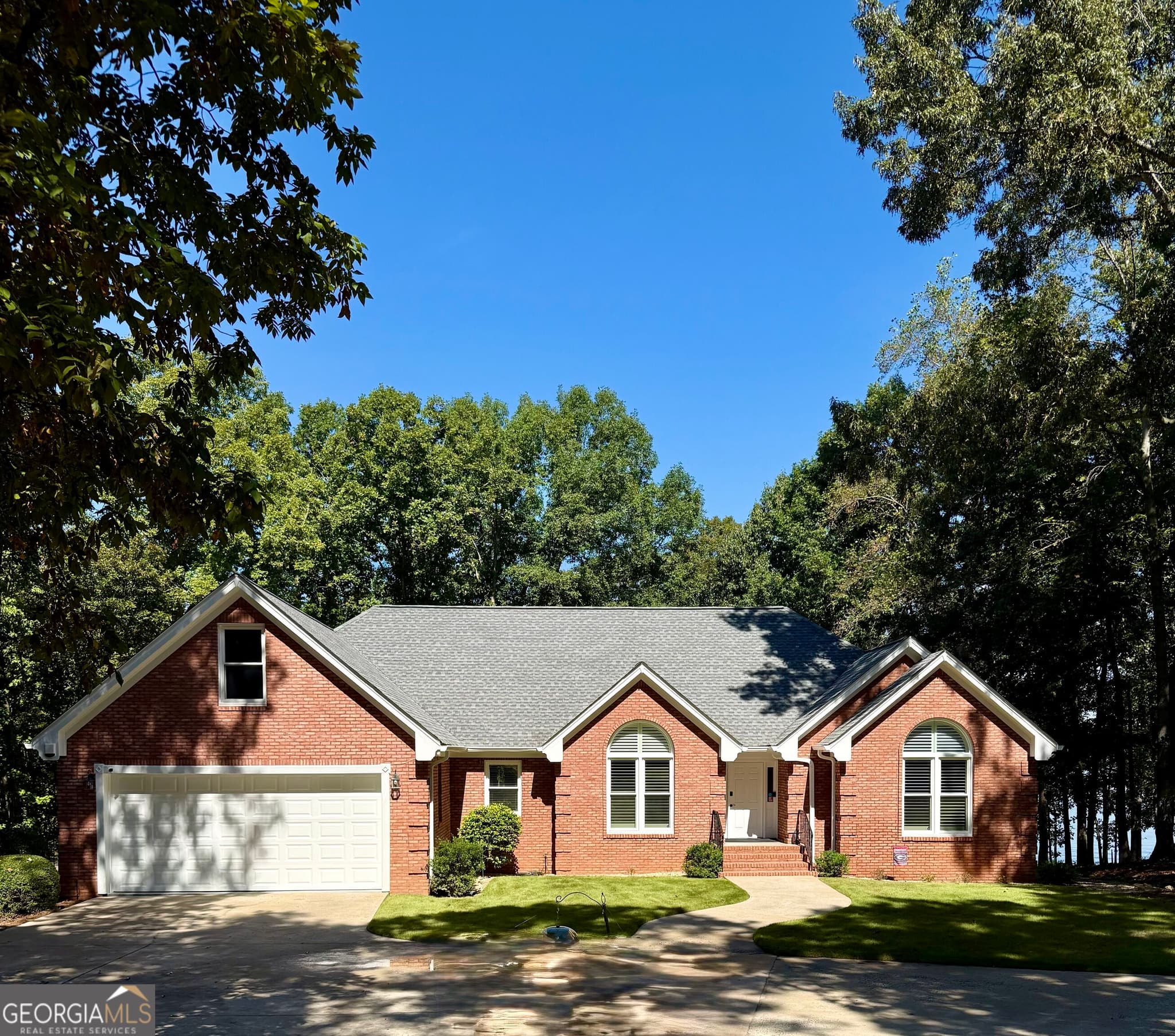 4 bedroom, 3 bathroom, 4,500 sq ft single family residence under contract at 415 Long Shoals Drive, Eatonton, GA 31024