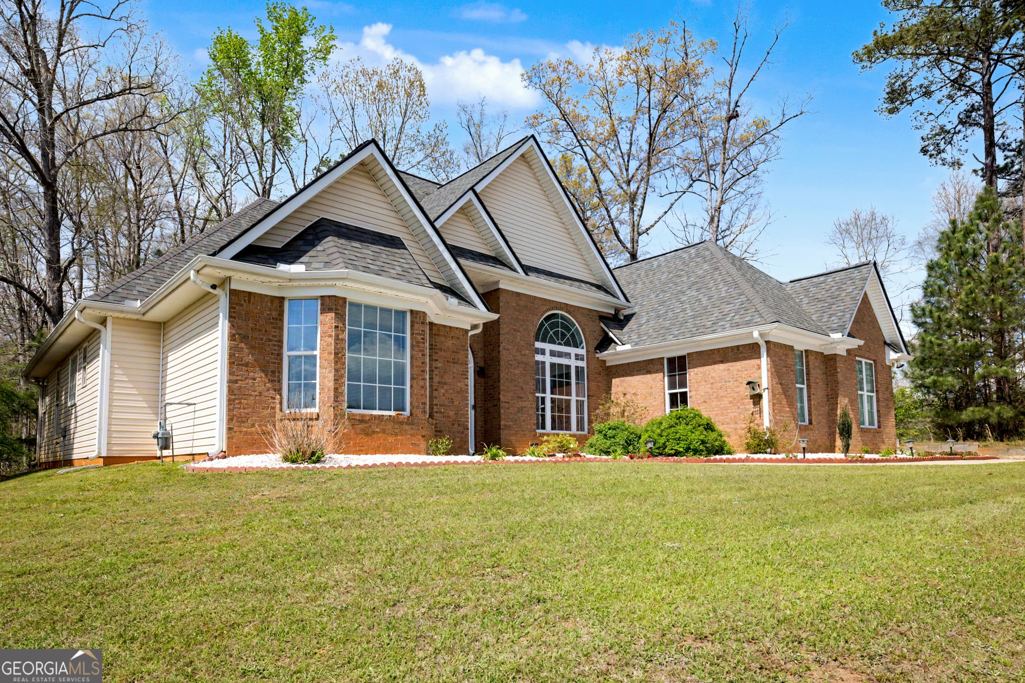 3 bedroom, 2.5 bathroom, 2,354 sq ft single family residence for sale at 170 Alexander Drive, Mcdonough, GA 30252 — photo 1 of 37