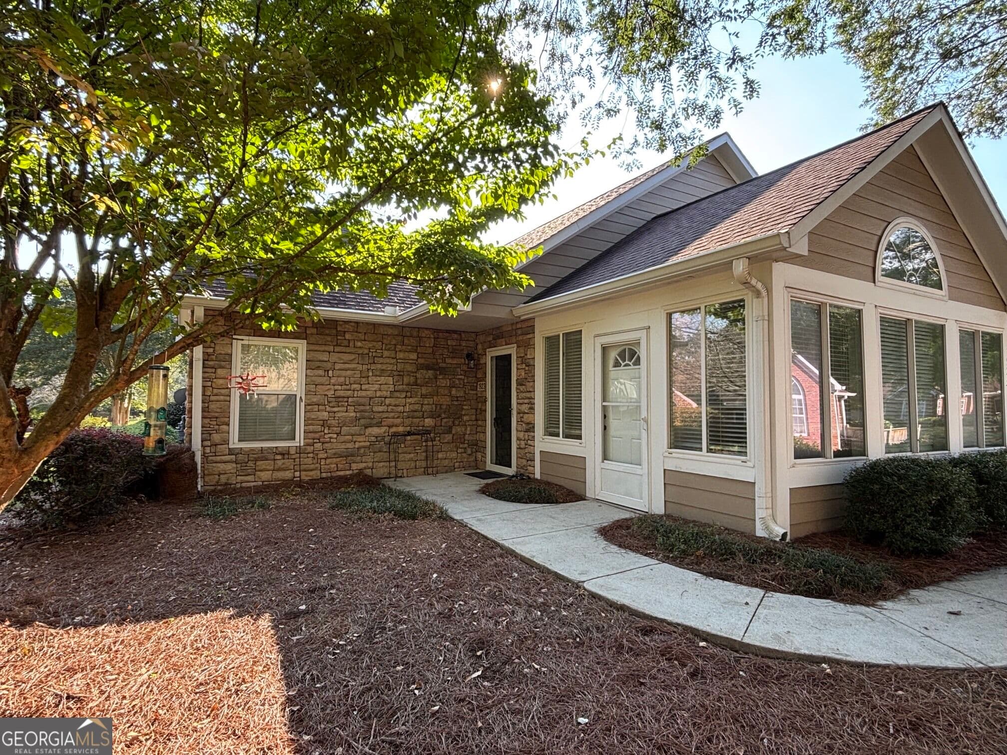 2 bedroom, 2 bathroom, 1,335 sq ft condominium for sale at 1923 Kolb Farm Circle, Marietta, GA 30008 — photo 3