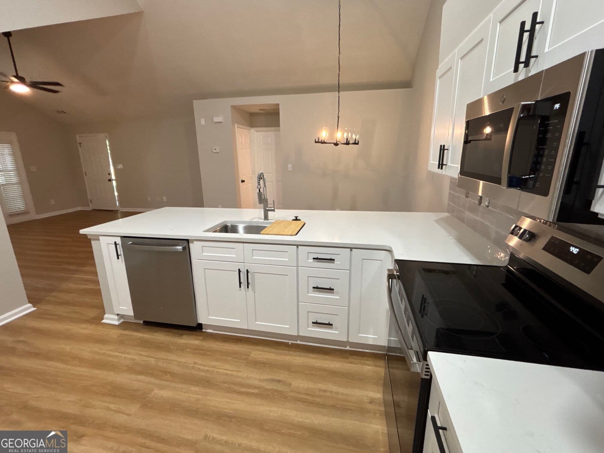2 bedroom, 2 bathroom, 1,335 sq ft condominium for sale at 1923 Kolb Farm Circle, Marietta, GA 30008 — photo 9