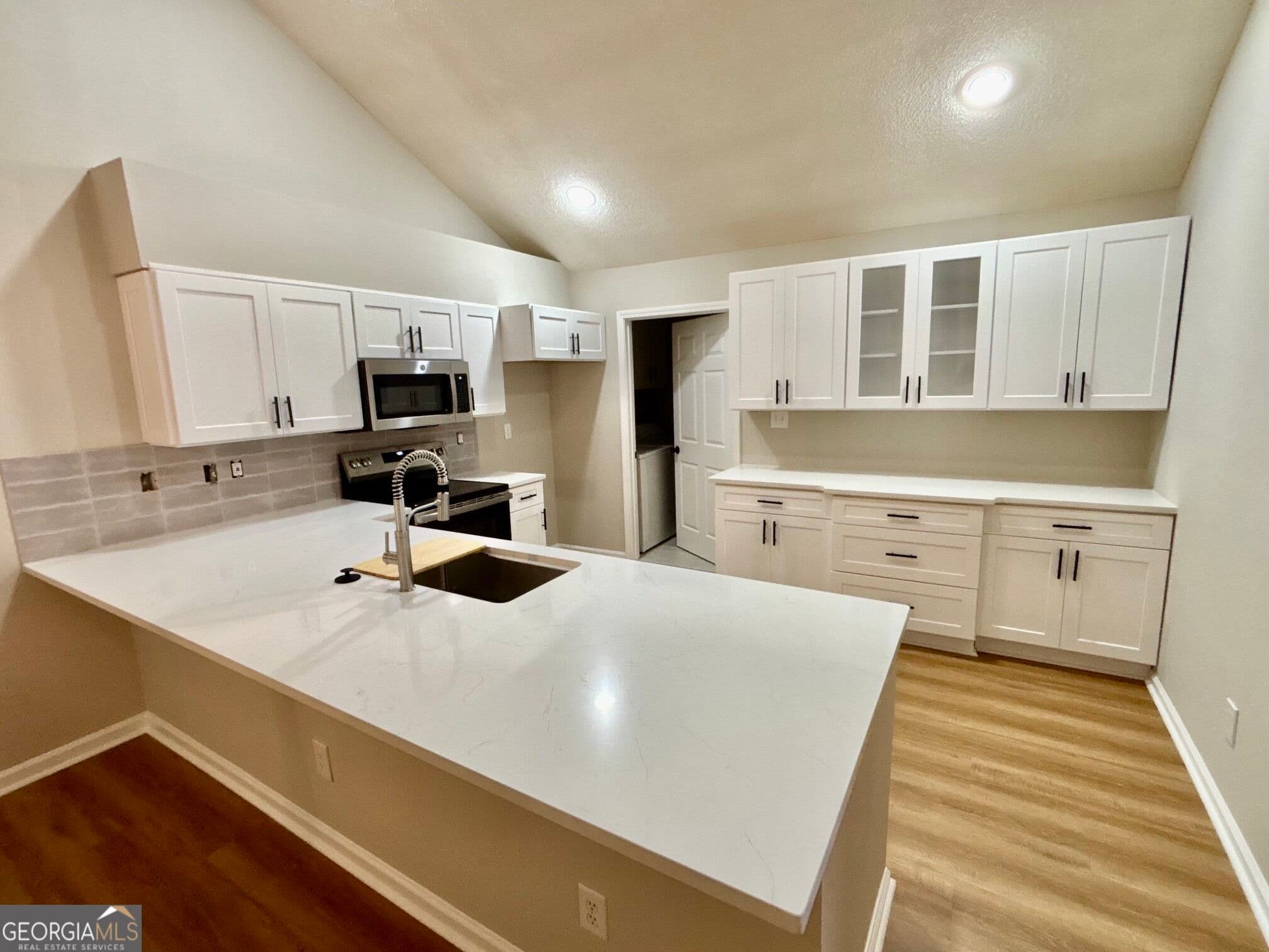 2 bedroom, 2 bathroom, 1,335 sq ft condominium for sale at 1923 Kolb Farm Circle, Marietta, GA 30008 — photo 10