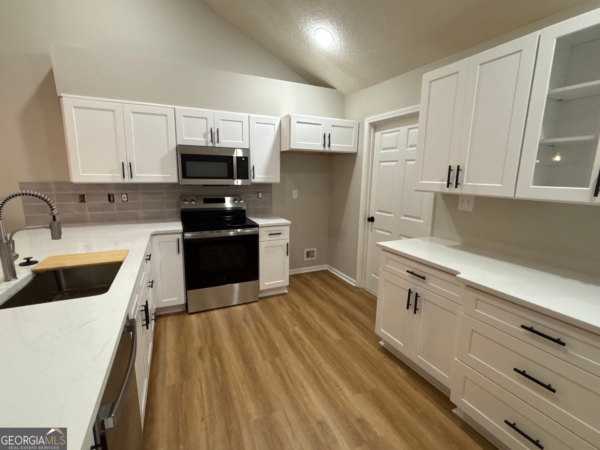 2 bedroom, 2 bathroom, 1,335 sq ft condominium for sale at 1923 Kolb Farm Circle, Marietta, GA 30008 — photo 8