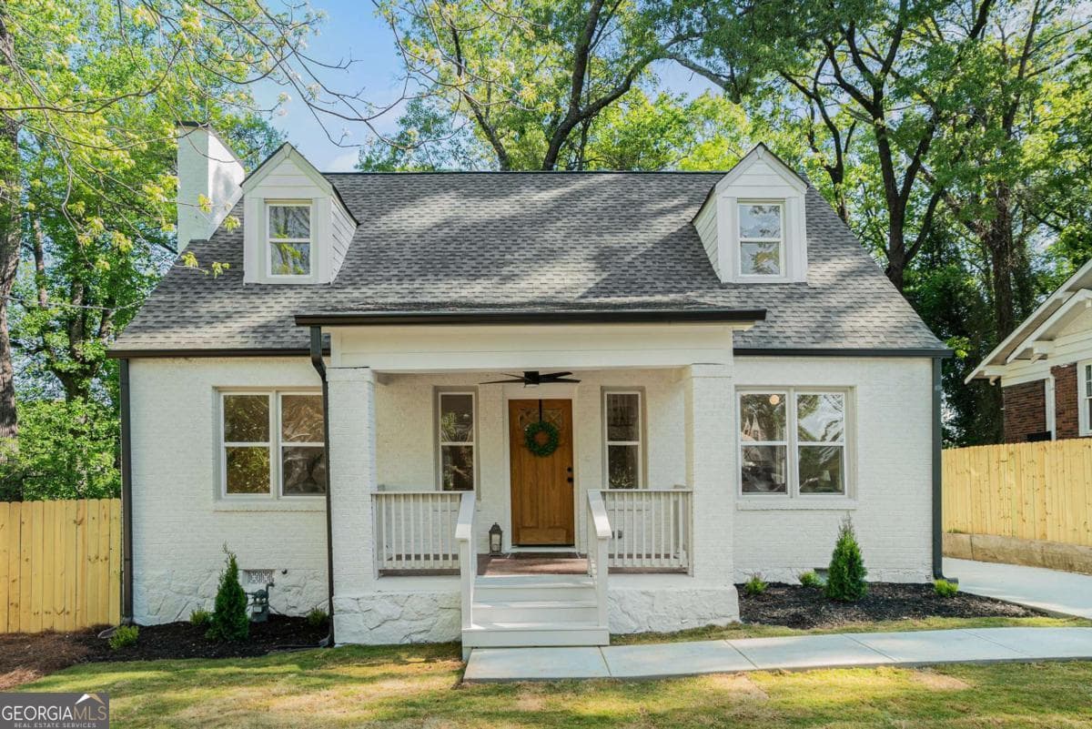 4 bedroom, 3.5 bathroom, 2,768 sq ft single family residence sold at 1555 Olympian Way, Atlanta, GA 30310