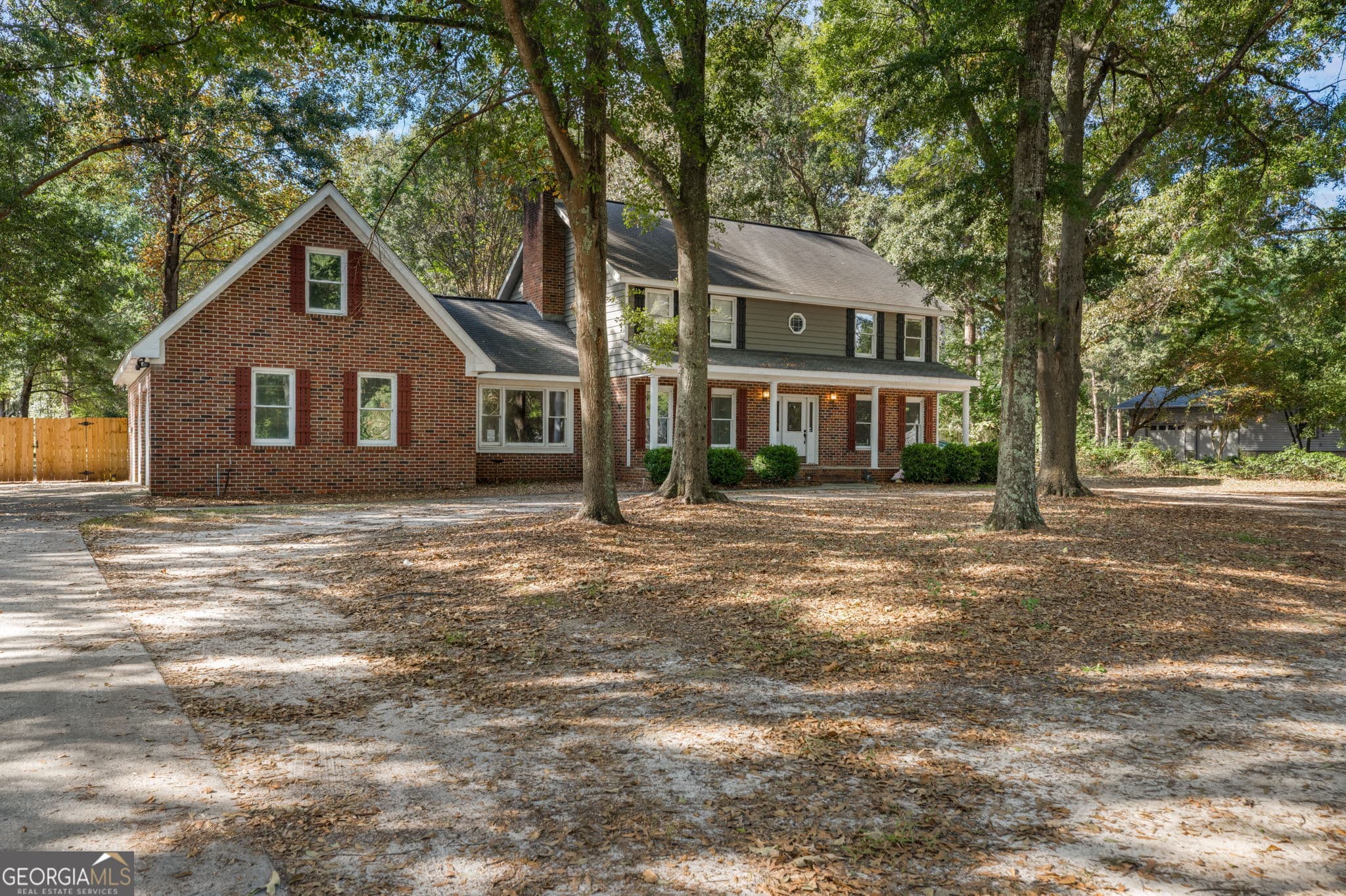 4 bedroom, 3.5 bathroom, 3,035 sq ft single family residence for sale at 124 Quail Run Drive, Warner Robins, GA 31088 — photo 2