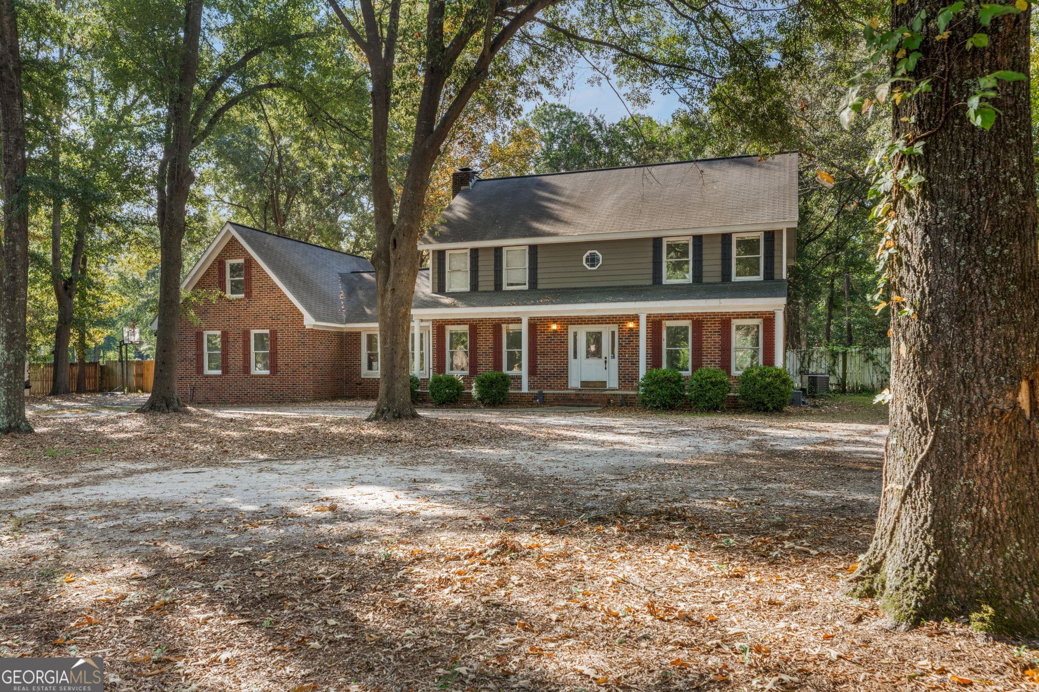 4 bedroom, 3.5 bathroom, 3,035 sq ft single family residence for sale at 124 Quail Run Drive, Warner Robins, GA 31088 — photo 3