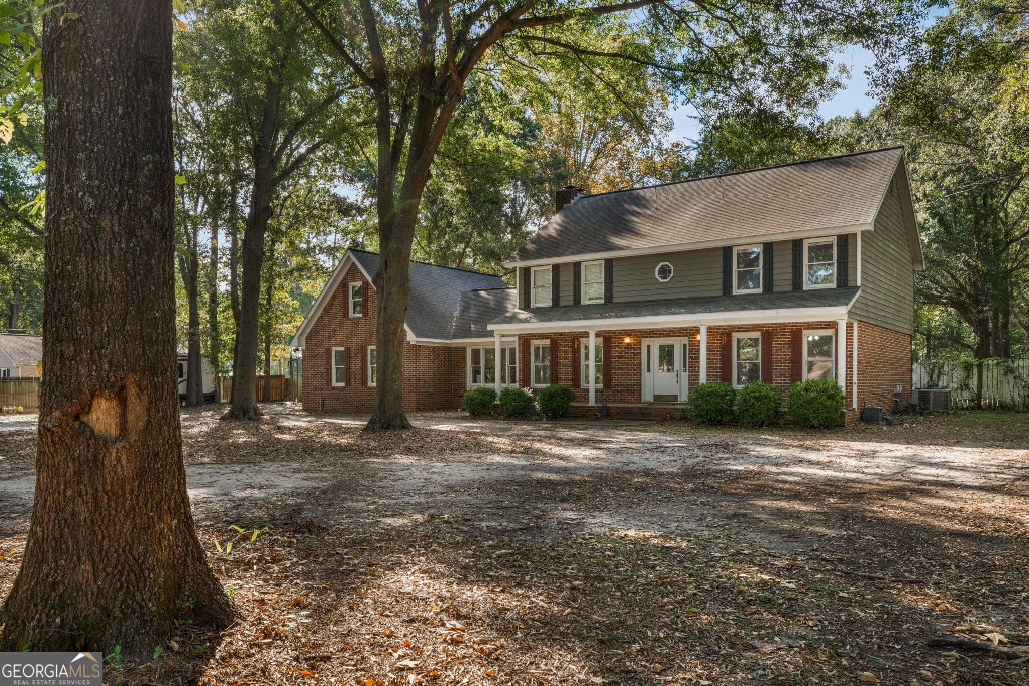 4 bedroom, 3.5 bathroom, 3,035 sq ft single family residence for sale at 124 Quail Run Drive, Warner Robins, GA 31088