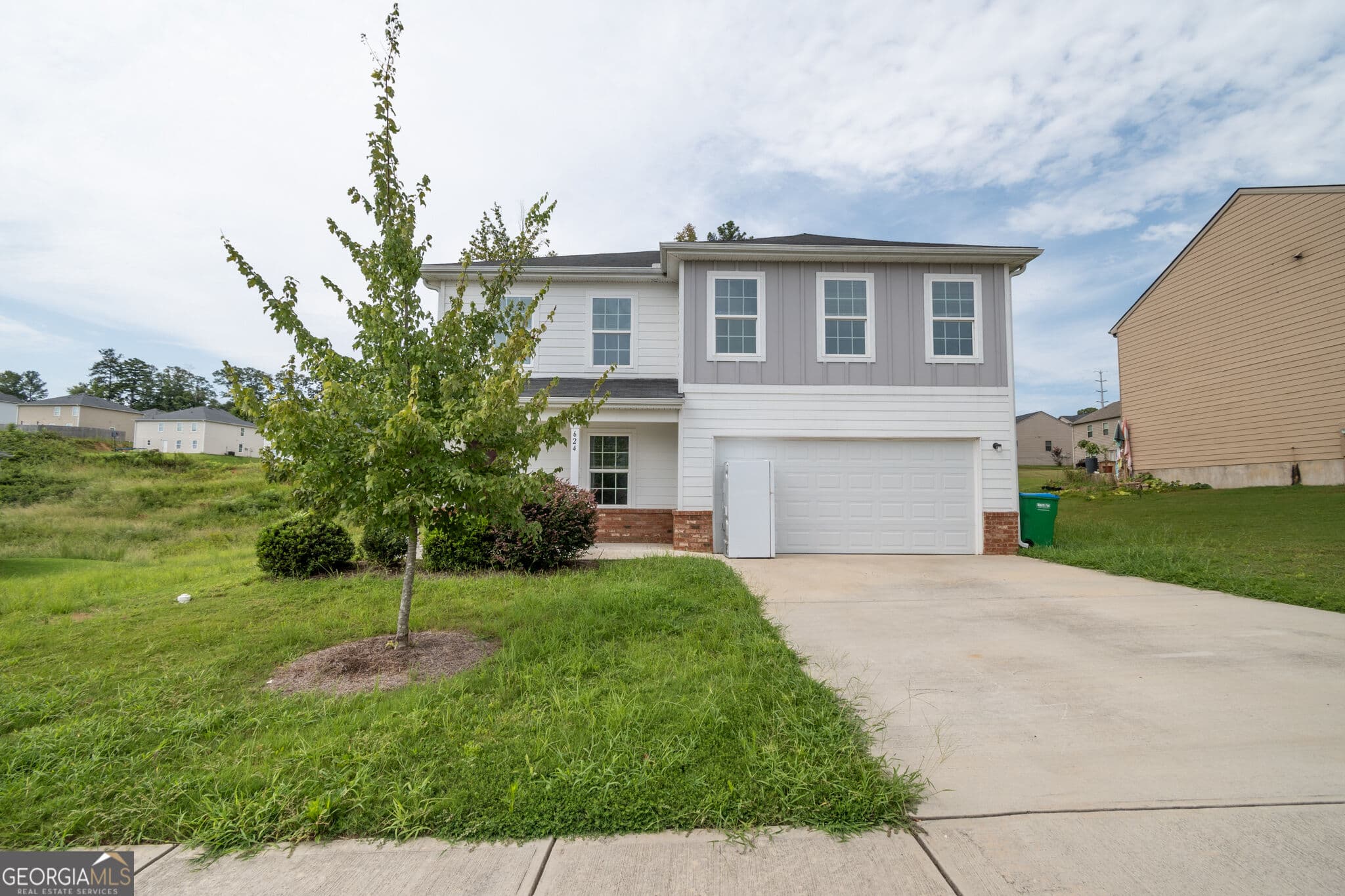 4 bedroom, 2.5 bathroom, 2,341 sq ft single family residence for rent at 624 Canal Street, Jefferson, GA 30549 for $1,900 a month — photo 2