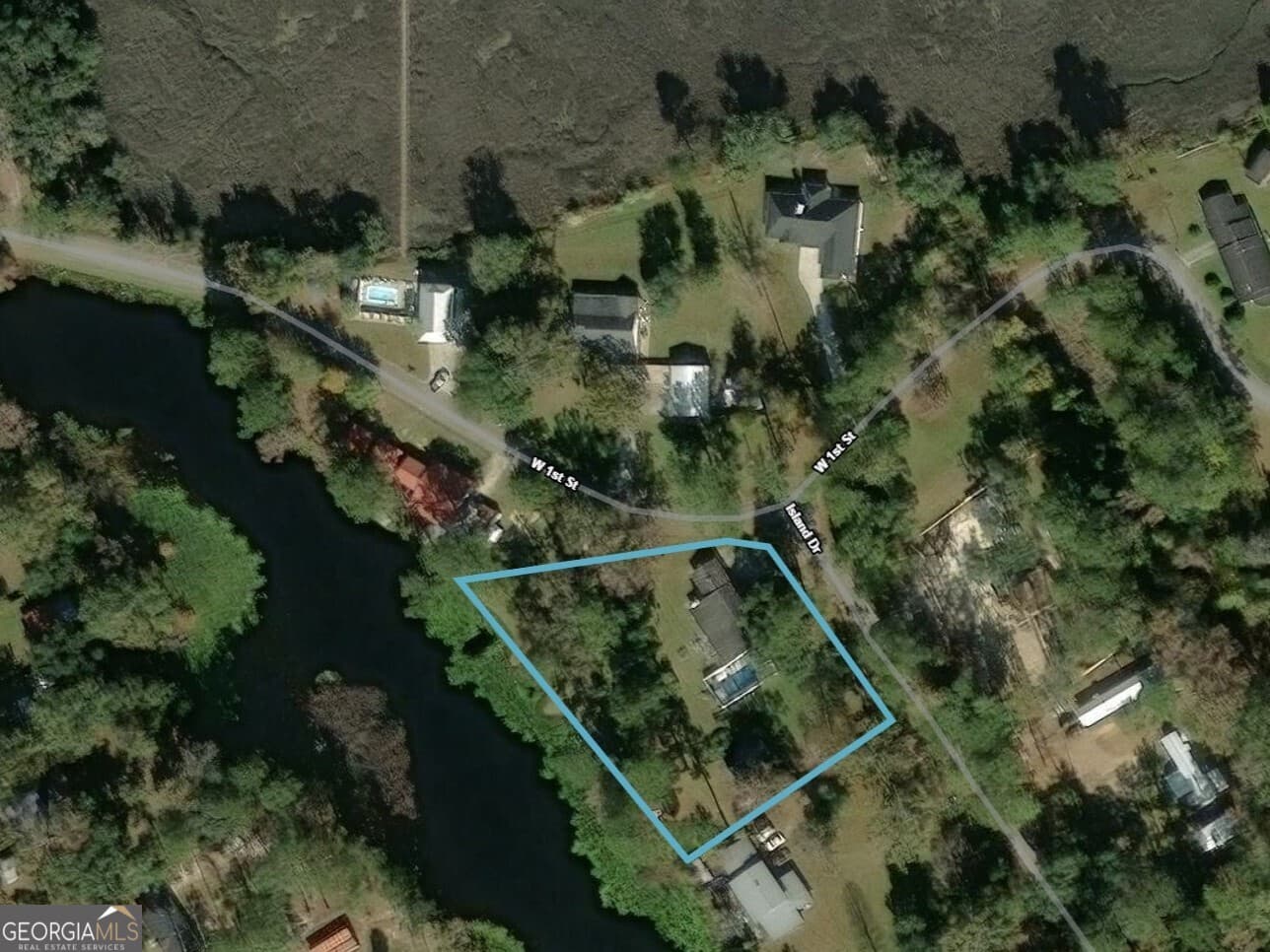 3 bedroom, 3 bathroom, 2,188 sq ft single family residence under contract at 642 Island Drive, Midway, GA 31320 — photo 3