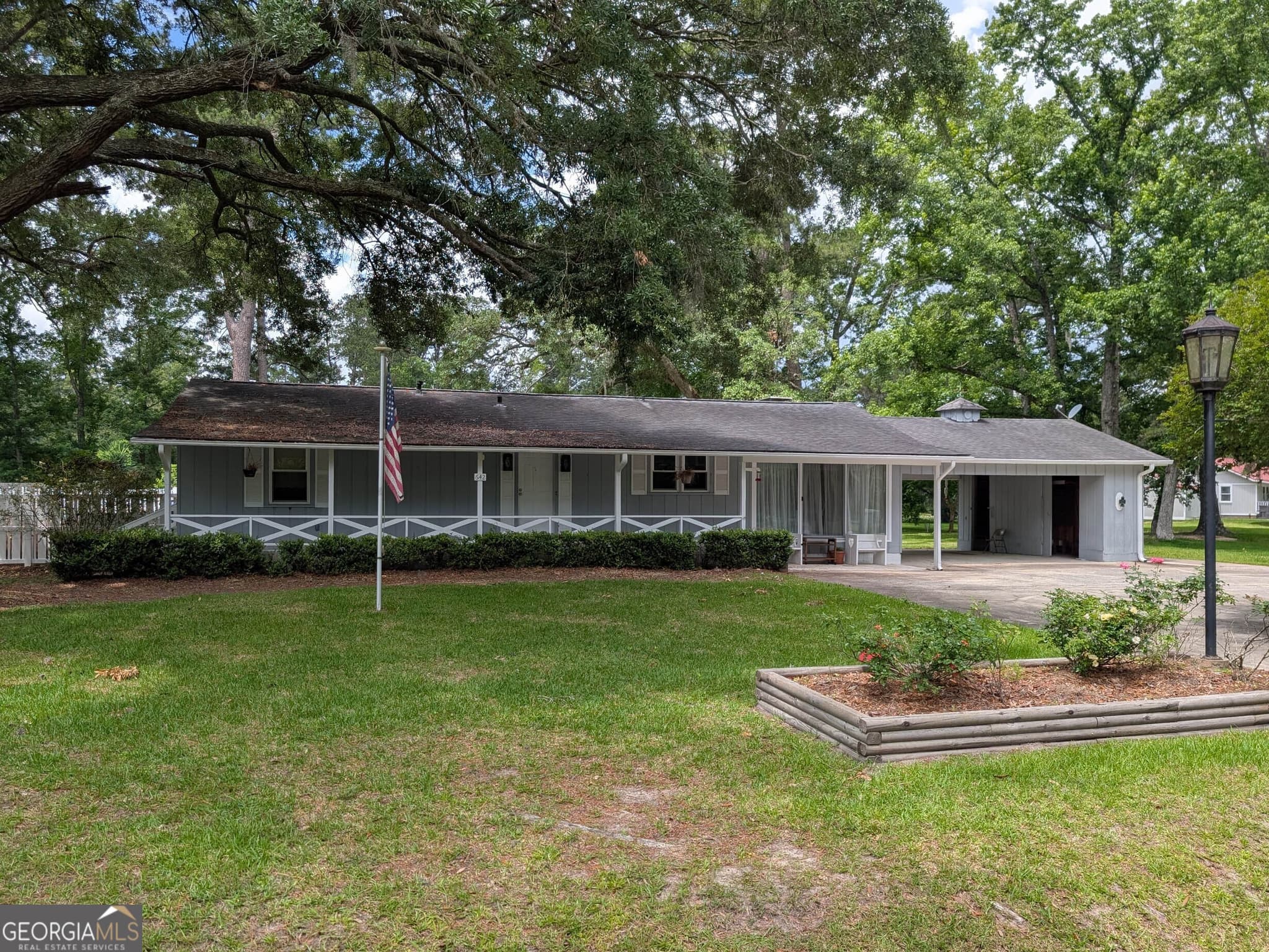 3 bedroom, 3 bathroom, 2,188 sq ft single family residence under contract at 642 Island Drive, Midway, GA 31320