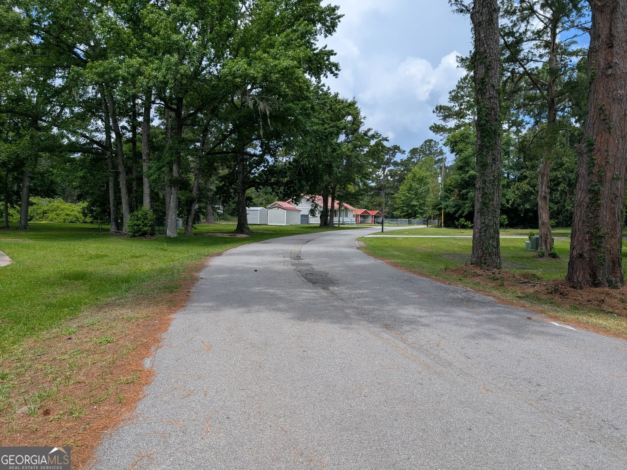 3 bedroom, 3 bathroom, 2,188 sq ft single family residence under contract at 642 Island Drive, Midway, GA 31320 — photo 5