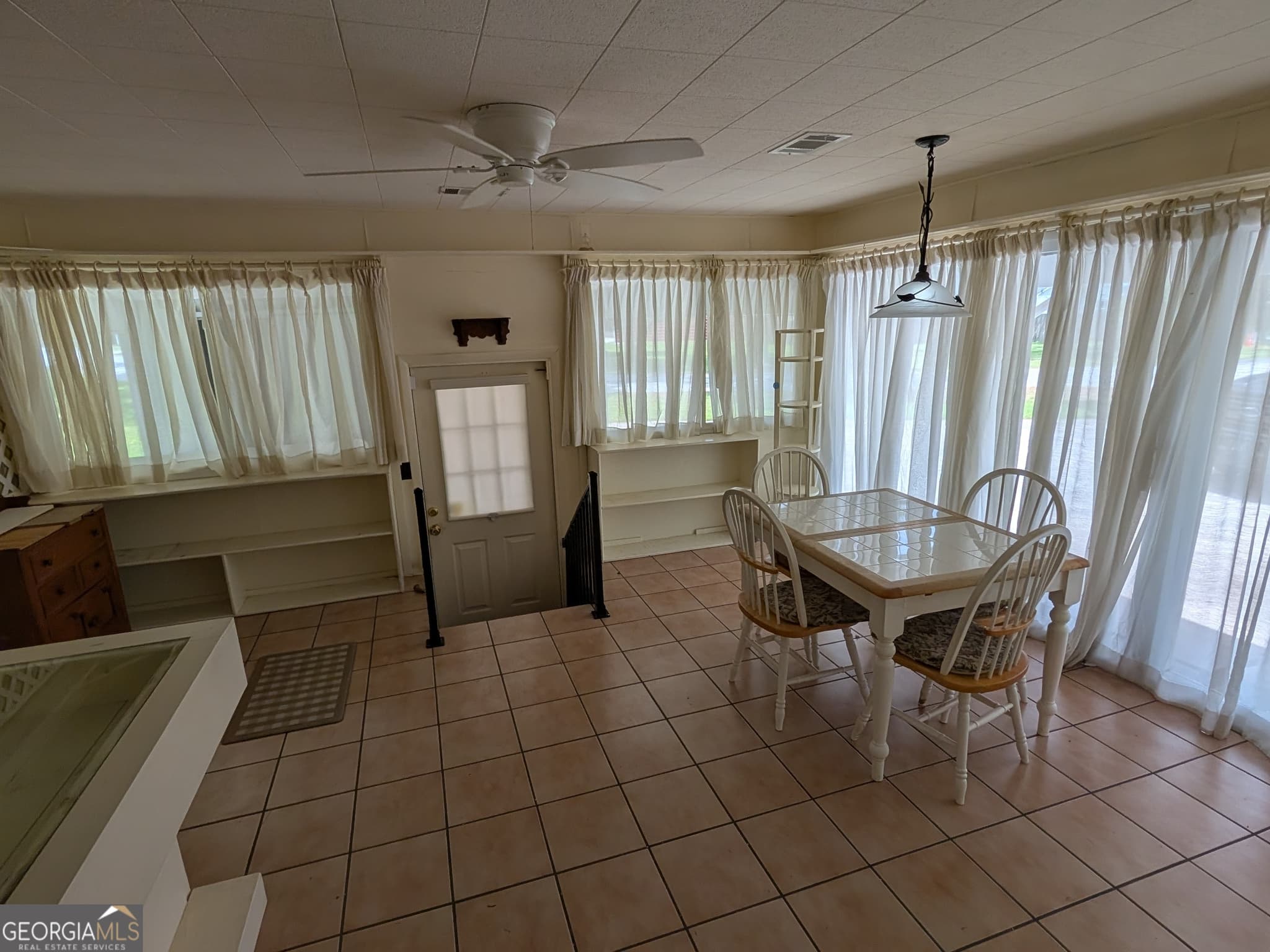3 bedroom, 3 bathroom, 2,188 sq ft single family residence under contract at 642 Island Drive, Midway, GA 31320 — photo 9