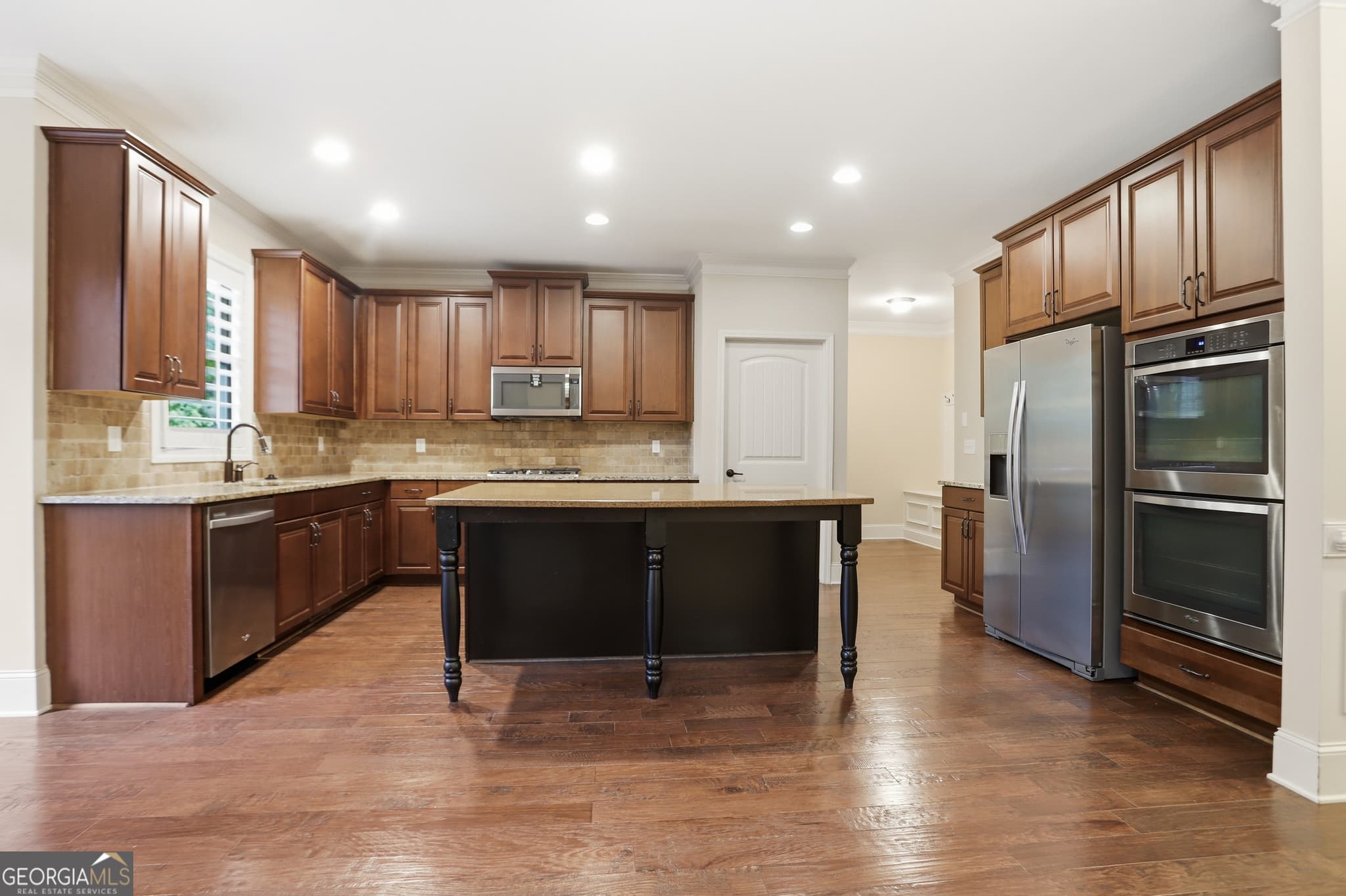5 bedroom, 5.5 bathroom, 5,584 sq ft single family residence for sale at 115 Cochran Farms Drive, Roswell, GA 30075 — photo 2
