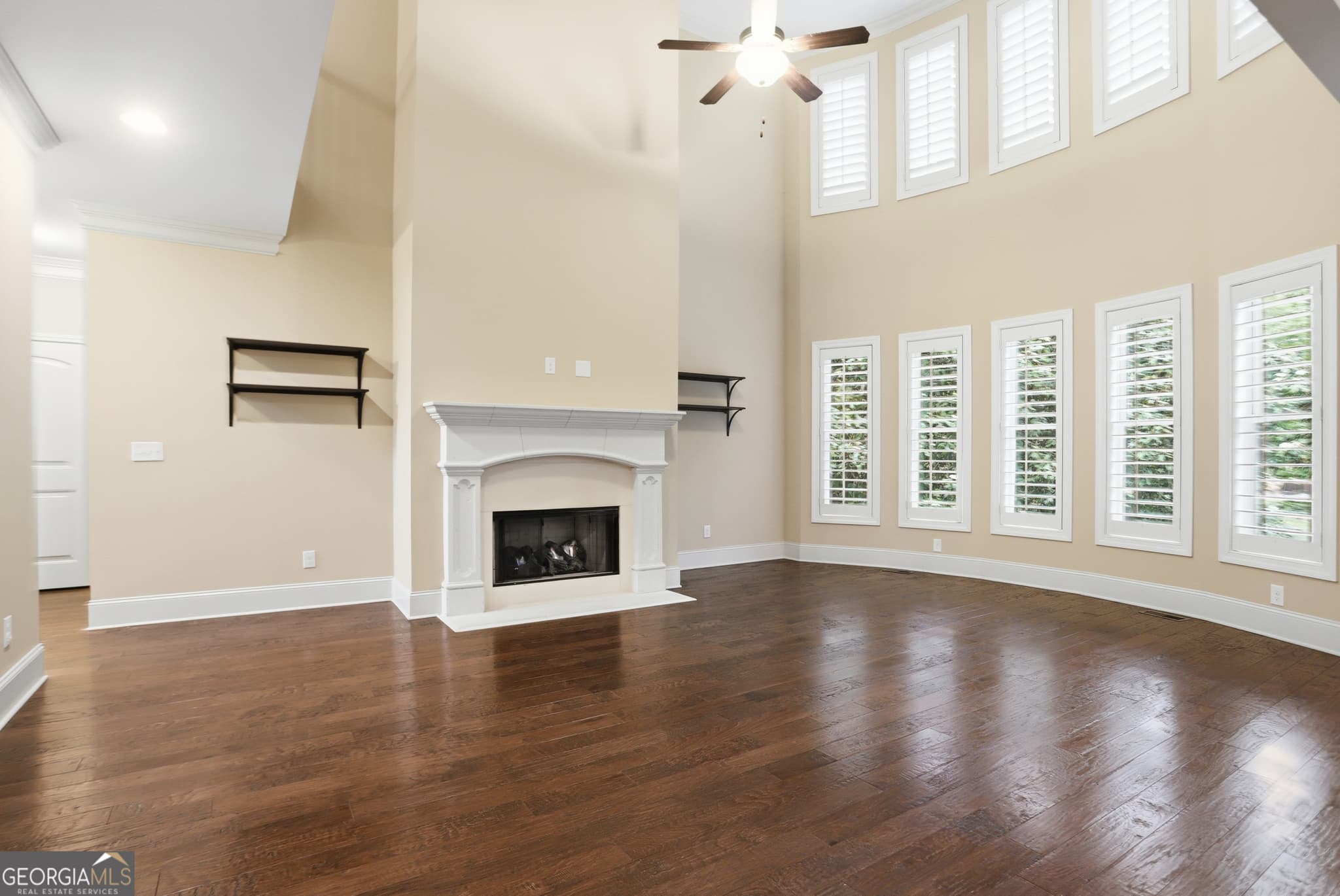 5 bedroom, 5.5 bathroom, 5,584 sq ft single family residence for sale at 115 Cochran Farms Drive, Roswell, GA 30075 — photo 3