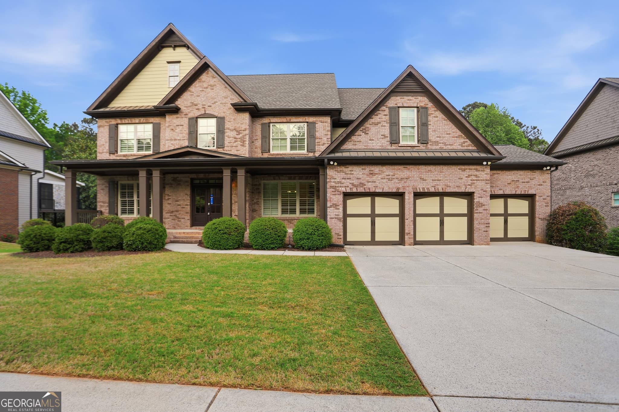 5 bedroom, 5.5 bathroom, 5,584 sq ft single family residence for sale at 115 Cochran Farms Drive, Roswell, GA 30075 — photo 1 of 52