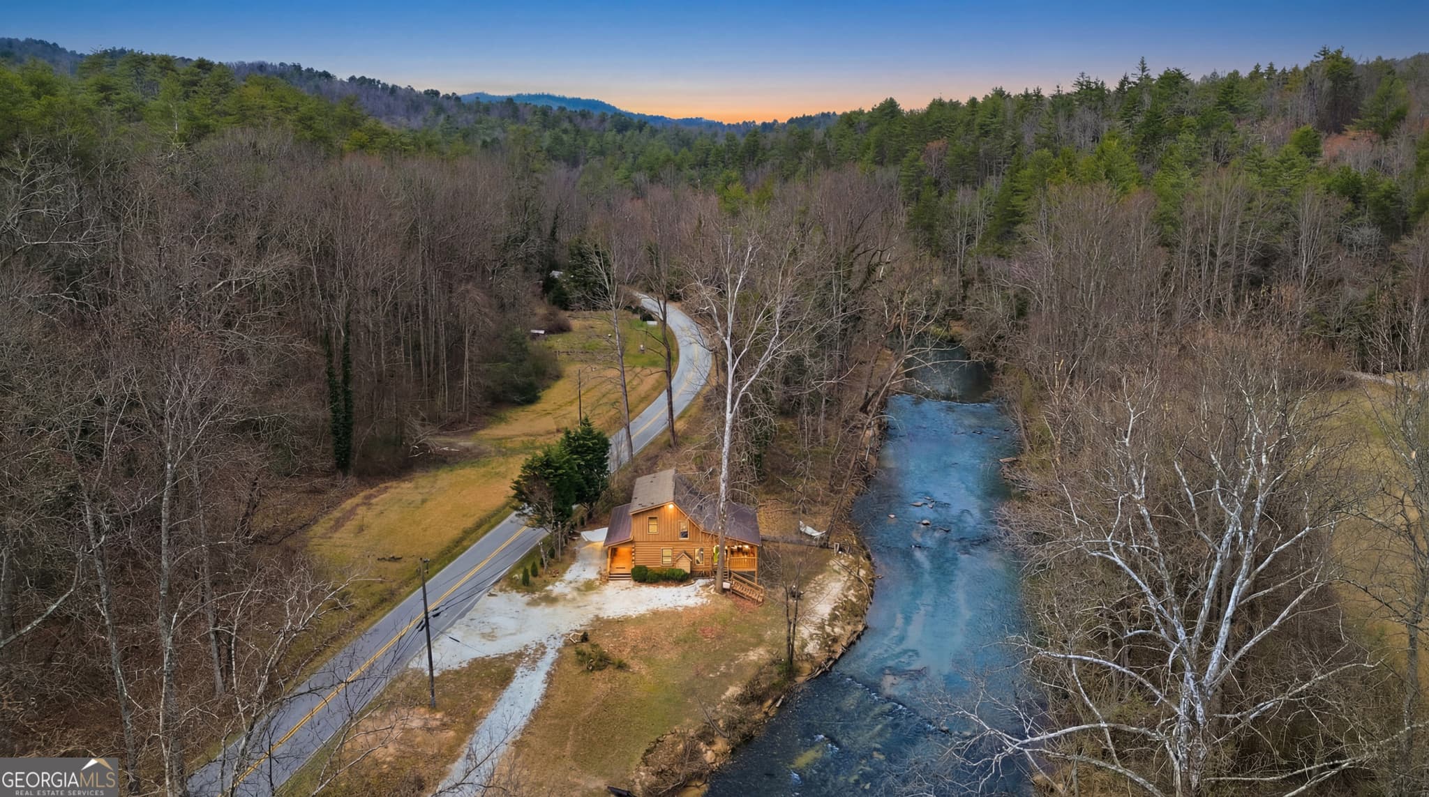 2 bedroom, 2 bathroom, 1,280 sq ft cabin,single family residence for sale at 9139 Old 441, Lakemont, GA 30552 — photo 2