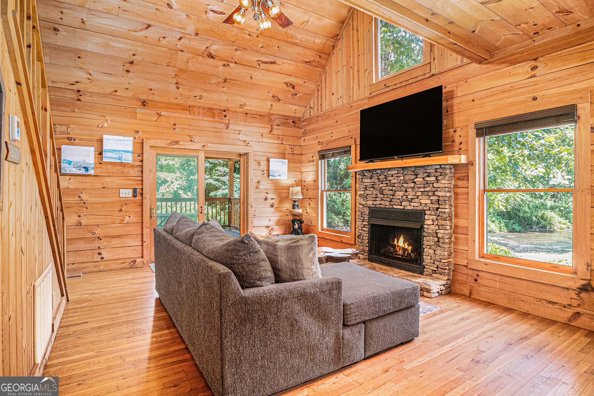 2 bedroom, 2 bathroom, 1,280 sq ft cabin,single family residence for sale at 9139 Old 441, Lakemont, GA 30552 — photo 6