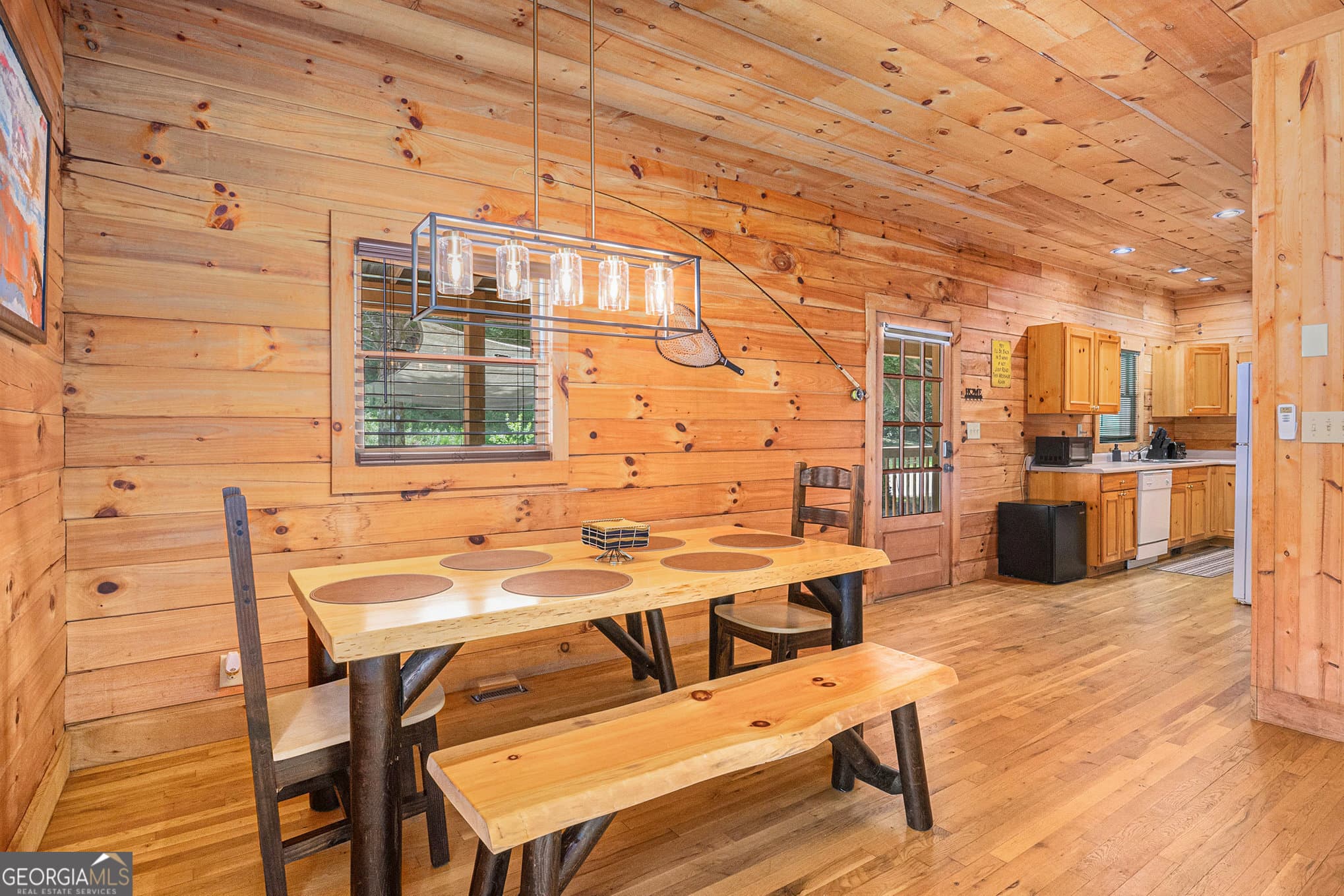 2 bedroom, 2 bathroom, 1,280 sq ft cabin,single family residence for sale at 9139 Old 441, Lakemont, GA 30552 — photo 10