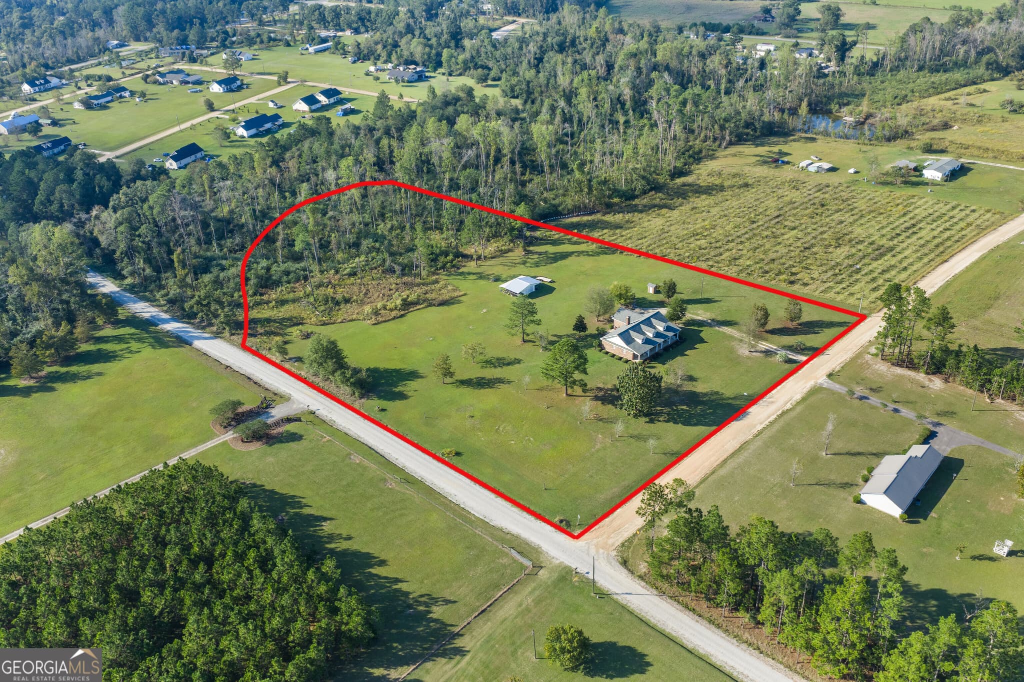 3 bedroom, 2.5 bathroom, 2,233 sq ft single family residence for sale at 64 Lawton Crosby Road, Hazlehurst, GA 31539 — photo 2