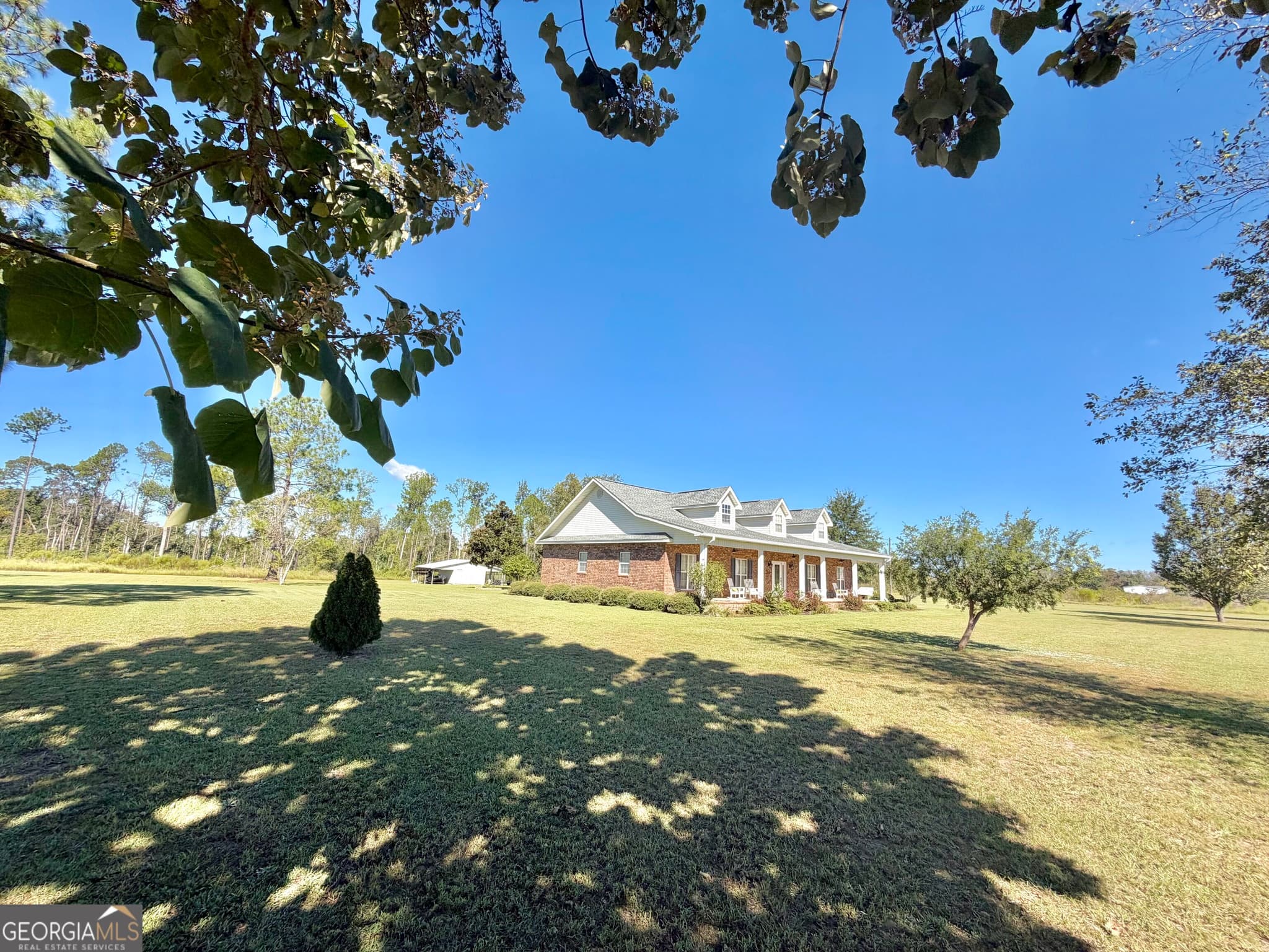 3 bedroom, 2.5 bathroom, 2,233 sq ft single family residence for sale at 64 Lawton Crosby Road, Hazlehurst, GA 31539 — photo 6