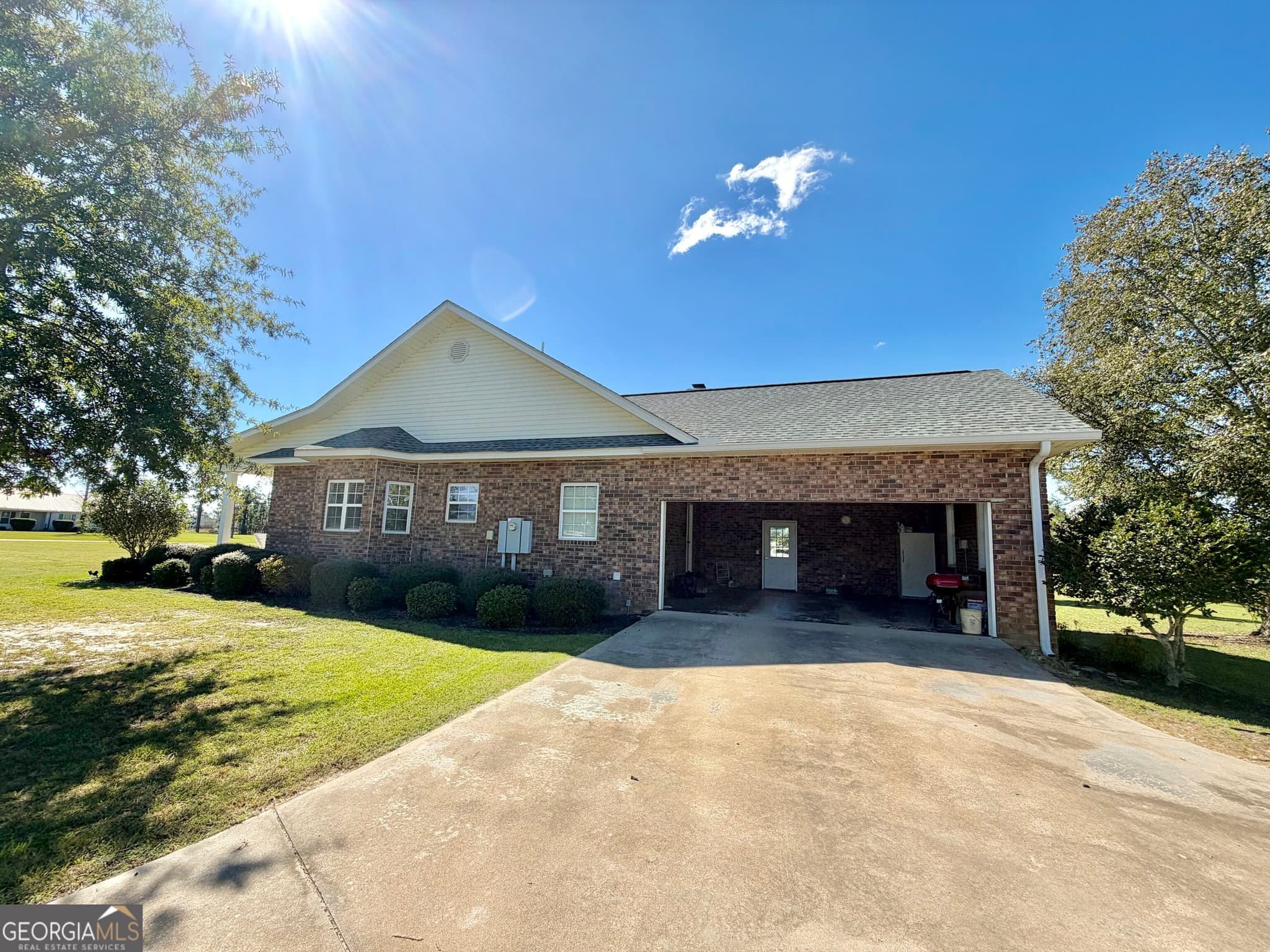 3 bedroom, 2.5 bathroom, 2,233 sq ft single family residence for sale at 64 Lawton Crosby Road, Hazlehurst, GA 31539 — photo 7
