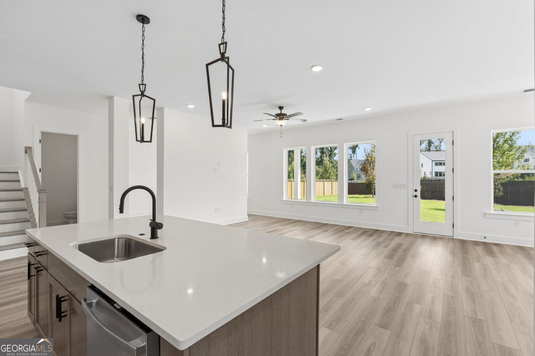 5 bedroom, 4.5 bathroom, 3,417 sq ft single family residence for sale at 4920 Beechnut Circle, Cumming, GA 30028 — photo 7